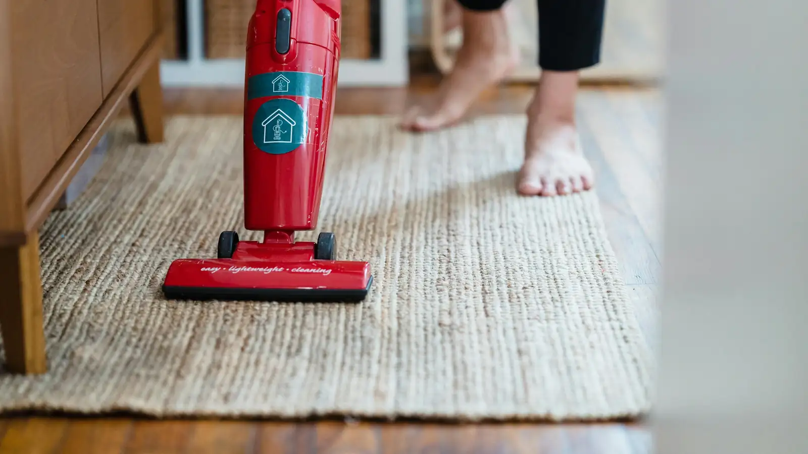 Commercial carpet cleaning in an office